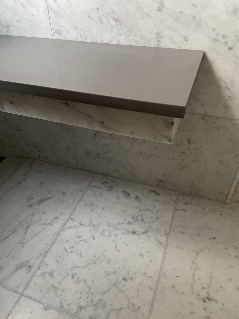 FLOATING SHOWER BENCH WITH QUARTZ TOP